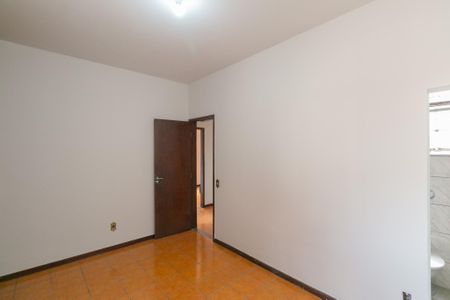 Casa à venda com 400m², 4 quartos e 3 vagas Casa à venda com 400m², 4 quartos e 3 vagasSuíte