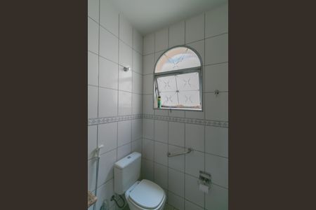 Casa à venda com 400m², 4 quartos e 3 vagas Casa à venda com 400m², 4 quartos e 3 vagasBanheiro Social