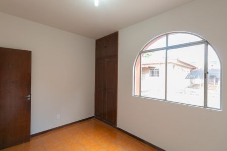 Casa à venda com 400m², 4 quartos e 3 vagas Casa à venda com 400m², 4 quartos e 3 vagasQuarto 1