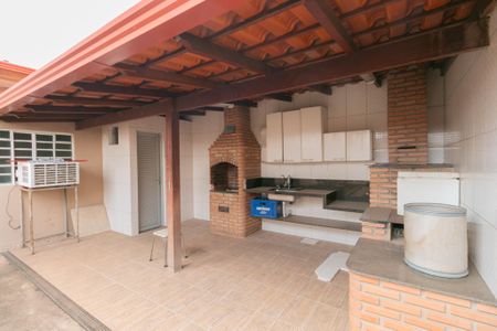 Casa à venda com 400m², 4 quartos e 3 vagas Casa à venda com 400m², 4 quartos e 3 vagasÁrea Externa