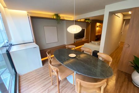 Apartamento à venda com 74m², 2 quartos e 1 vaga Apartamento à venda com 74m², 2 quartos e 1 vagaSala de Jantar