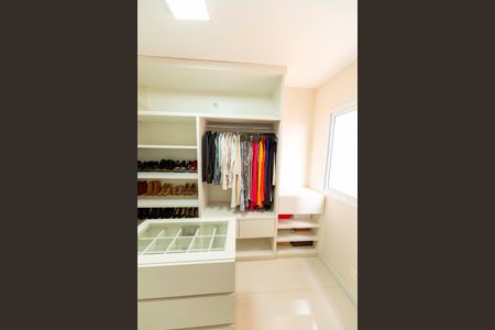 Apartamento para alugar com 76m², 2 quartos e 1 vagaCloset Suíte