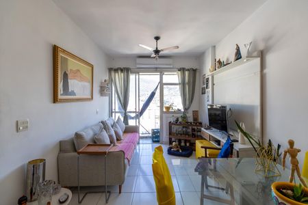 Apartamento à venda com 72m², 2 quartos e 1 vaga Apartamento à venda com 72m², 2 quartos e 1 vagaSala