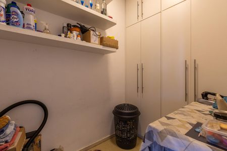 Apartamento à venda com 72m², 2 quartos e 1 vaga Apartamento à venda com 72m², 2 quartos e 1 vagaQuarto de Serviço