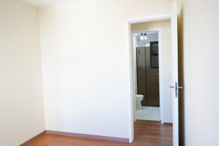 Apartamento à venda com 90m², 3 quartos e 2 vagasQuarto 2