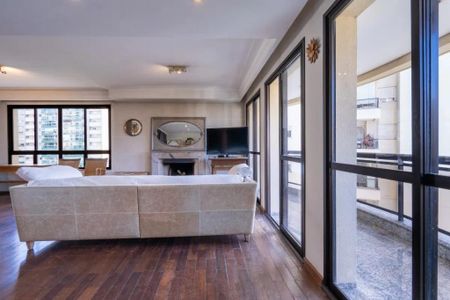 Apartamento à venda com 220m², 3 quartos e 4 vagas Apartamento à venda com 220m², 3 quartos e 4 vagasFoto 18