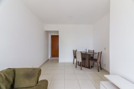 Apartamento para alugar com 65m², 3 quartos e 1 vaga Apartamento para alugar com 65m², 3 quartos e 1 vagaSala