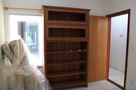 Quarto 1 de casa para alugar com 3 quartos, 225m² em Vila Jardim Pompéia, Goiânia