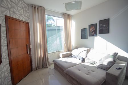 Sala de casa à venda com 3 quartos, 130m² em Fonte Grande, Contagem
