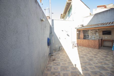 Casa à venda com 130m², 3 quartos e 2 vagas Casa à venda com 130m², 3 quartos e 2 vagasQuintal