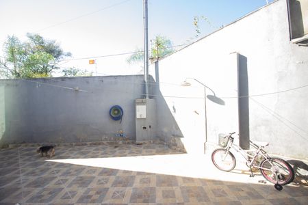 Casa à venda com 130m², 3 quartos e 2 vagas Casa à venda com 130m², 3 quartos e 2 vagasQuintal