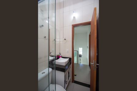 Casa à venda com 130m², 3 quartos e 2 vagas Casa à venda com 130m², 3 quartos e 2 vagasBanheiro Social