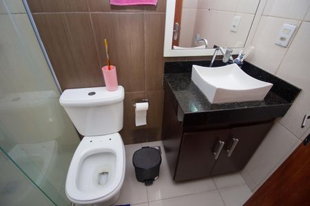 Casa à venda com 130m², 3 quartos e 2 vagas Casa à venda com 130m², 3 quartos e 2 vagasBanheiro da Suíte