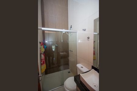 Casa à venda com 130m², 3 quartos e 2 vagas Casa à venda com 130m², 3 quartos e 2 vagasBanheiro Social