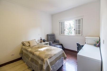 Casa de condomínio à venda com 573m², 4 quartos e 4 vagas Casa de condomínio à venda com 573m², 4 quartos e 4 vagasSuíte 2