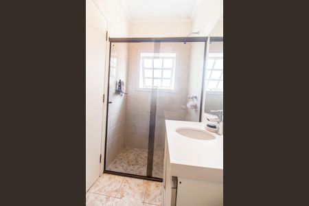 Casa de condomínio à venda com 573m², 4 quartos e 4 vagas Casa de condomínio à venda com 573m², 4 quartos e 4 vagasBanheiro da Suíte