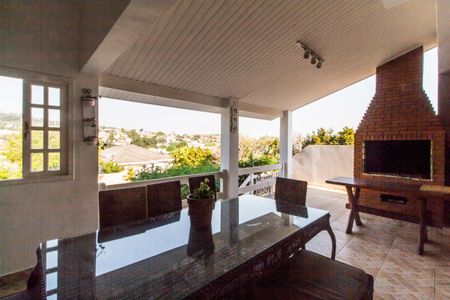 Casa de condomínio à venda com 573m², 4 quartos e 4 vagas Casa de condomínio à venda com 573m², 4 quartos e 4 vagasÁrea gourmet