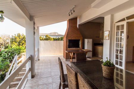 Casa de condomínio à venda com 573m², 4 quartos e 4 vagas Casa de condomínio à venda com 573m², 4 quartos e 4 vagasÁrea gourmet