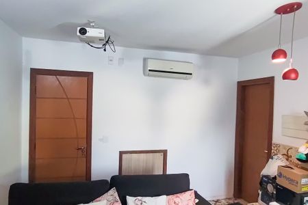 Casa de condomínio à venda com 375m², 4 quartos e 4 vagas Casa de condomínio à venda com 375m², 4 quartos e 4 vagasSala/Cinema