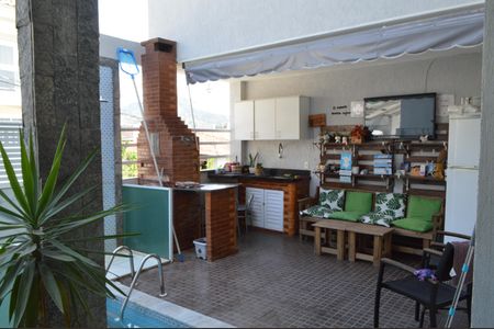 Casa de condomínio à venda com 375m², 4 quartos e 4 vagas Casa de condomínio à venda com 375m², 4 quartos e 4 vagasÁrea comum