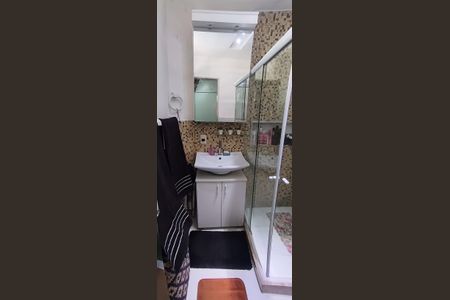 Casa de condomínio à venda com 375m², 4 quartos e 4 vagas Casa de condomínio à venda com 375m², 4 quartos e 4 vagasBanheiro da Suíte 1