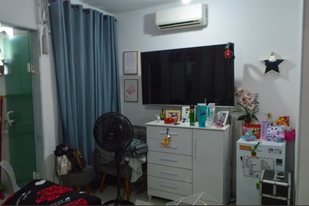 Casa de condomínio à venda com 375m², 4 quartos e 4 vagas Casa de condomínio à venda com 375m², 4 quartos e 4 vagasSuíte 2