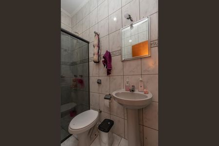 Casa para alugar com 125m², 2 quartos e 2 vagasBanheiro Corredor