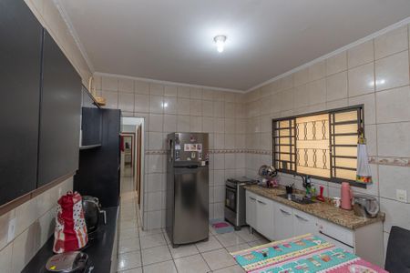 Casa para alugar com 125m², 2 quartos e 2 vagasCozinha