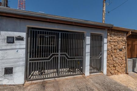 Casa para alugar com 125m², 2 quartos e 2 vagasFachada