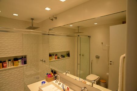 Apartamento à venda com 135m², 2 quartos e 3 vagasBanheiro Suíte 2