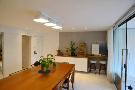 Sala de apartamento à venda com 2 quartos, 135m² em Barra da Tijuca, Rio de Janeiro