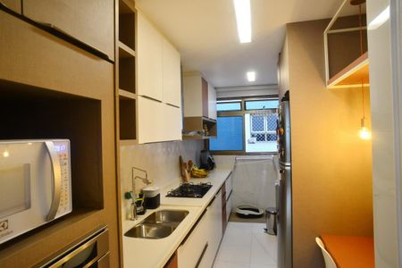 Apartamento à venda com 135m², 2 quartos e 3 vagasCozinha