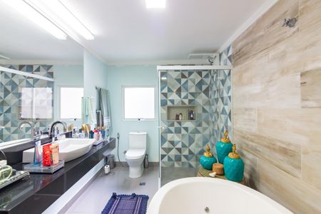 Casa à venda com 254m², 3 quartos e 3 vagas Casa à venda com 254m², 3 quartos e 3 vagasBanheiro da Suíte 1