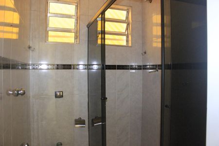 Casa à venda com 350m², 5 quartos e 3 vagasBanheiro da Suíte 2