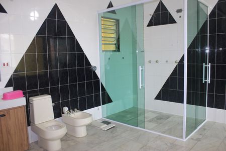 Casa à venda com 350m², 5 quartos e 3 vagasBanheiro da Suíte Master