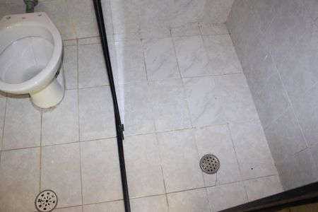 Casa à venda com 350m², 5 quartos e 3 vagasBanheiro da Suíte 2