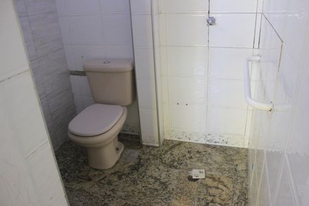 Casa à venda com 350m², 5 quartos e 3 vagasBanheiro do escritório