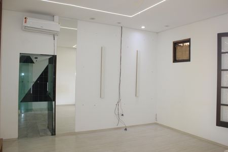 Casa à venda com 350m², 5 quartos e 3 vagasSuíte Master