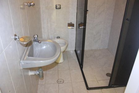 Casa à venda com 350m², 5 quartos e 3 vagasBanheiro da Suíte 2