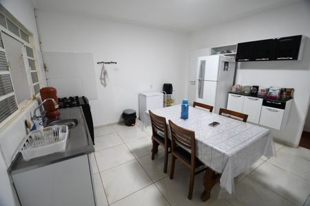 Casa à venda com 250m², 3 quartos e 2 vagasCozinha