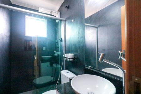 Apartamento à venda com 104m², 2 quartos e 1 vaga Apartamento à venda com 104m², 2 quartos e 1 vagaBanheiro da Suíte