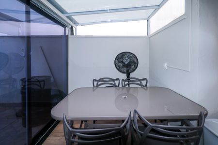 Apartamento à venda com 104m², 2 quartos e 1 vaga Apartamento à venda com 104m², 2 quartos e 1 vagaCozinha