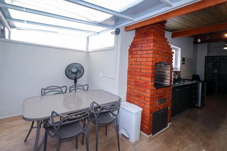Apartamento à venda com 104m², 2 quartos e 1 vaga Apartamento à venda com 104m², 2 quartos e 1 vagaCozinha