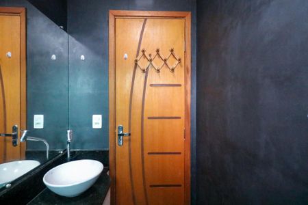Apartamento à venda com 104m², 2 quartos e 1 vaga Apartamento à venda com 104m², 2 quartos e 1 vagaBanheiro da Suíte