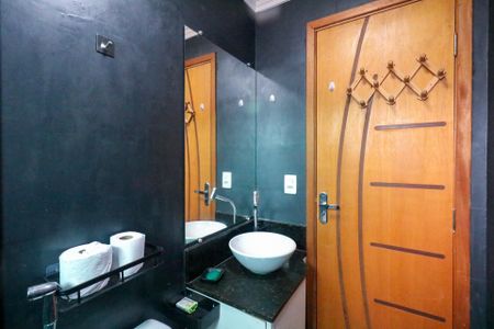 Apartamento à venda com 104m², 2 quartos e 1 vaga Apartamento à venda com 104m², 2 quartos e 1 vagaBanheiro da Suíte