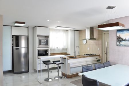 Sala de casa para alugar com 3 quartos, 189m² em Barreirinha, Curitiba