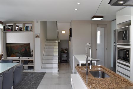 Casa para alugar com 180m², 3 quartos e 7 vagasSala