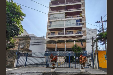 Apartamento à venda com 75m², 2 quartos e 1 vagaFachada e portaria
