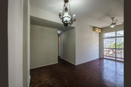 Apartamento à venda com 75m², 2 quartos e 1 vagaSala