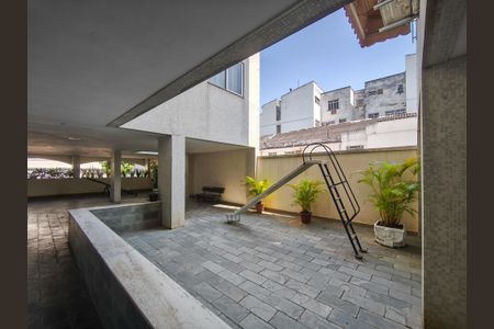 Apartamento à venda com 75m², 2 quartos e 1 vagaÁrea comum - Playground